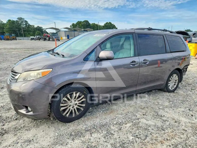 2014 Toyota SIENNA фото