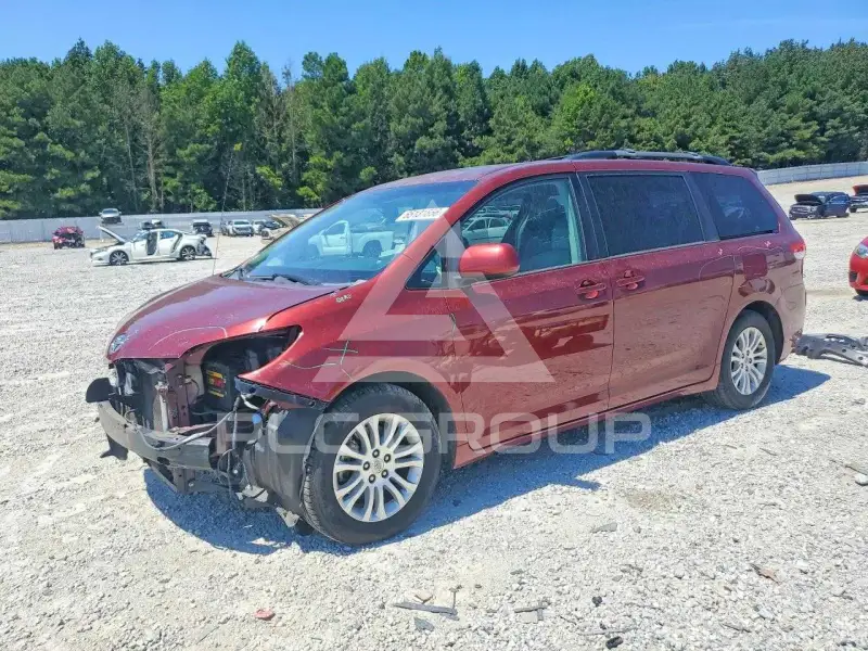 2014 Toyota SIENNA photo