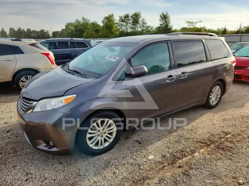 2014 Toyota SIENNA photo
