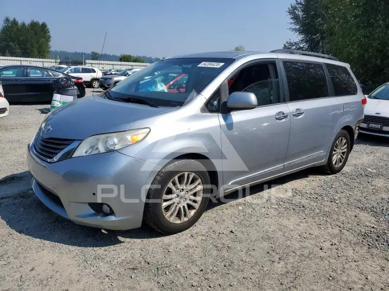 2014 Toyota SIENNA фото