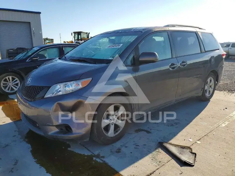 2014 Toyota SIENNA фото