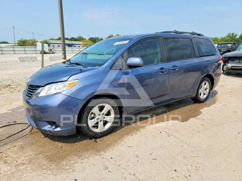 2014 Toyota SIENNA фото