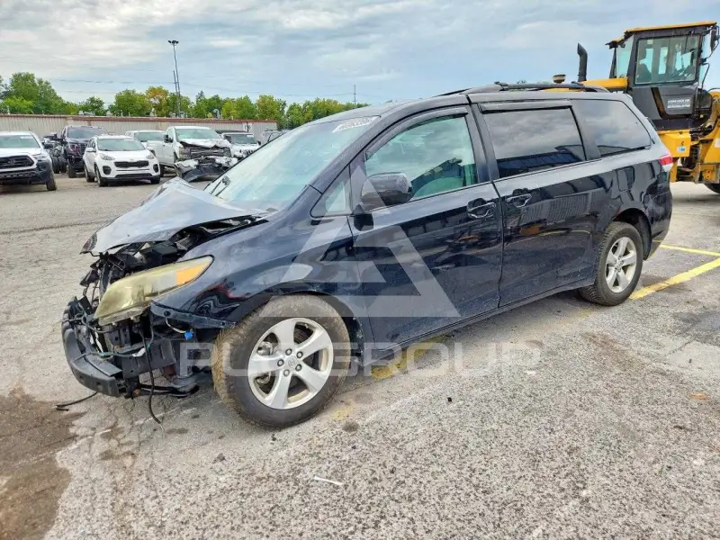 2014 Toyota SIENNA фото