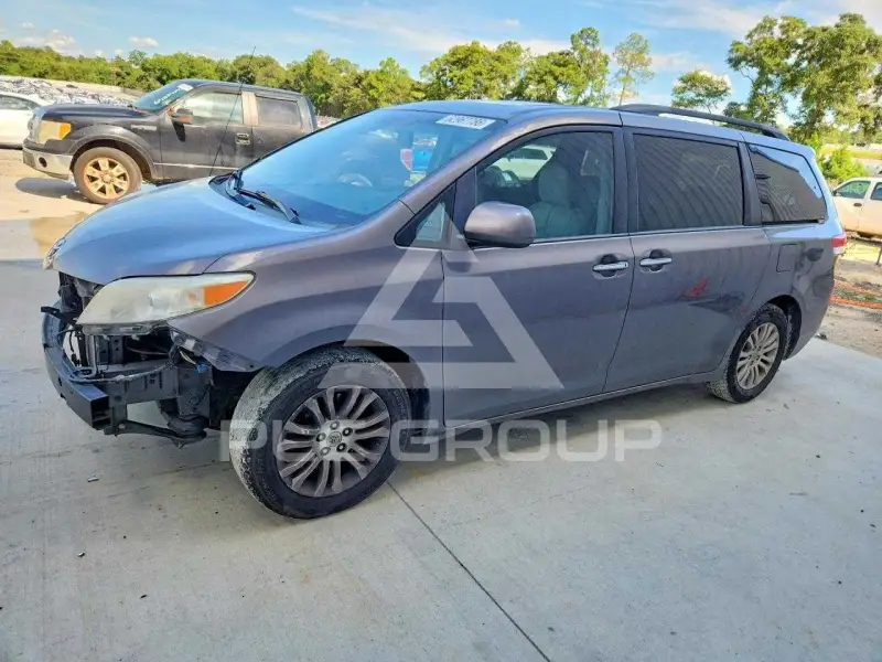 2014 Toyota SIENNA фото