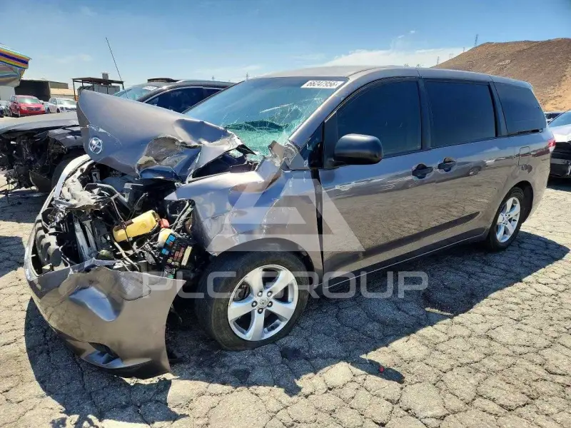 2014 Toyota SIENNA фото