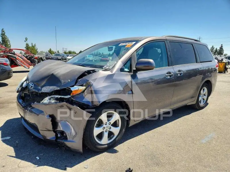 2014 Toyota SIENNA фото