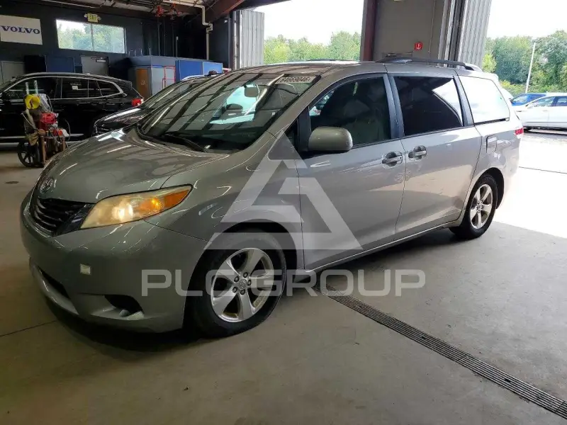 2014 Toyota SIENNA фото