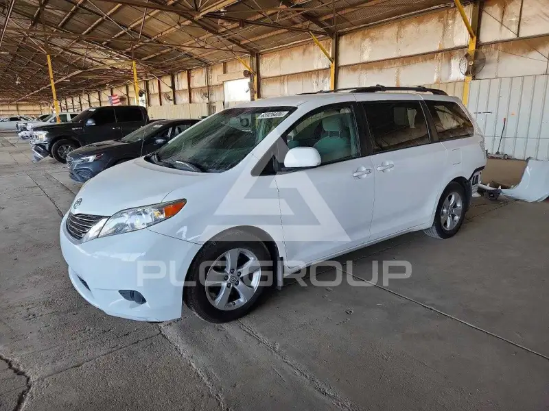 2014 Toyota SIENNA фото