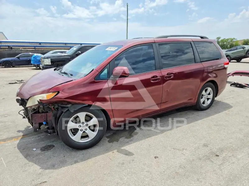 2014 Toyota SIENNA фото