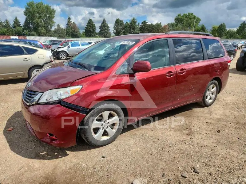2014 Toyota SIENNA photo