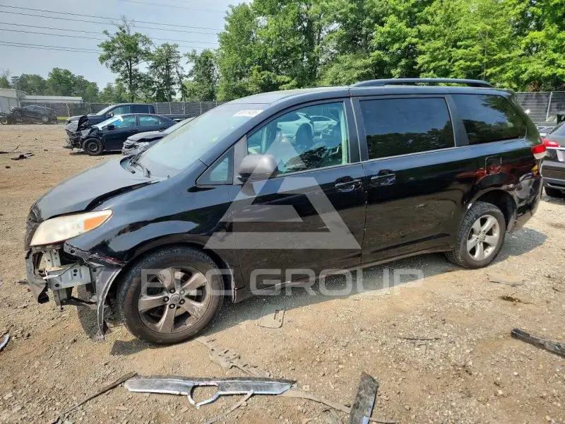 2014 Toyota SIENNA фото