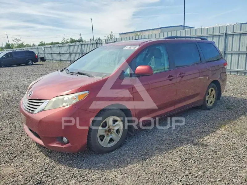 2014 Toyota SIENNA фото