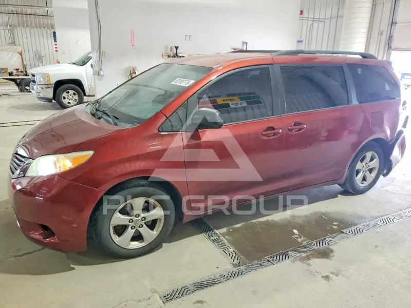 2014 Toyota SIENNA фото