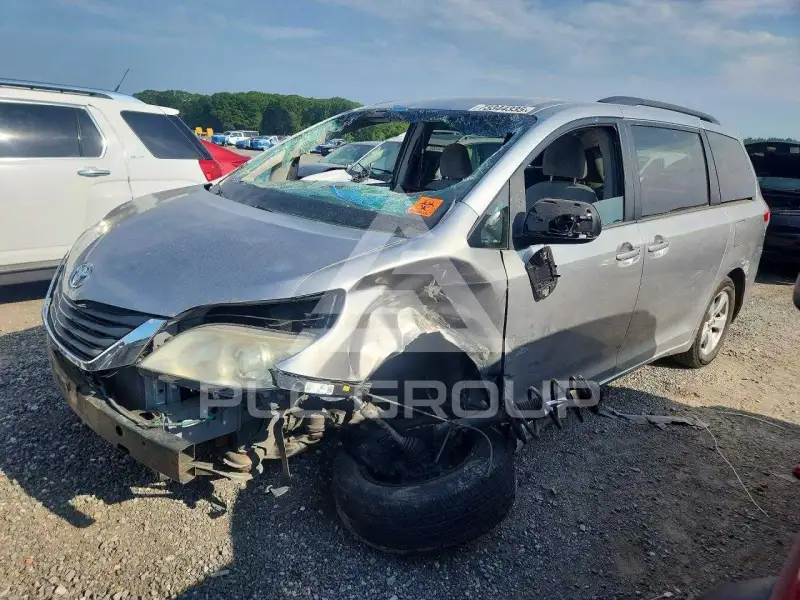 2014 Toyota SIENNA фото