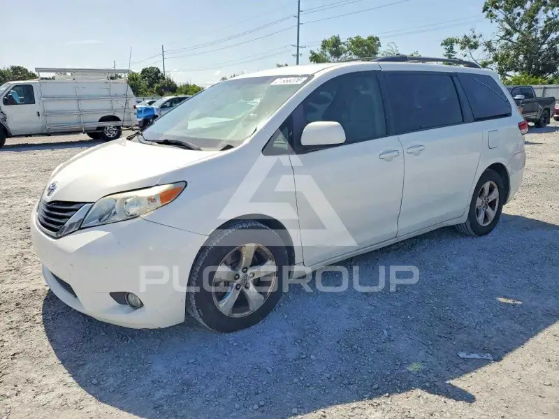 2014 Toyota SIENNA фото