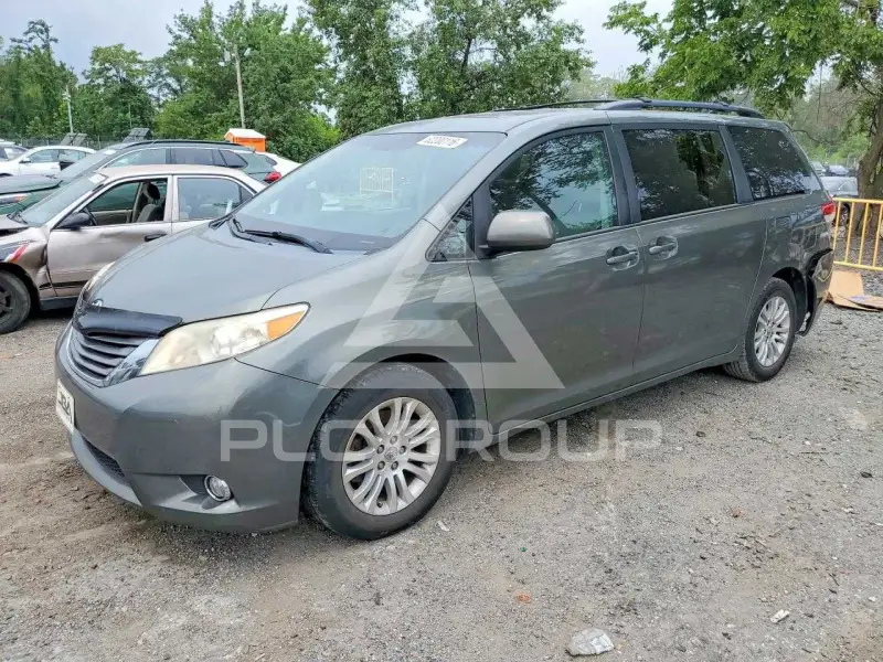 2014 Toyota SIENNA фото