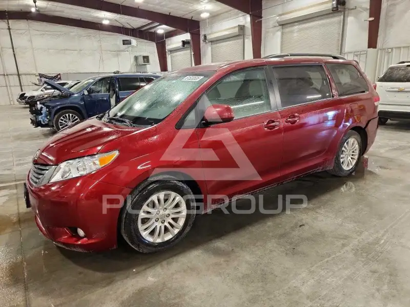 2014 Toyota SIENNA фото