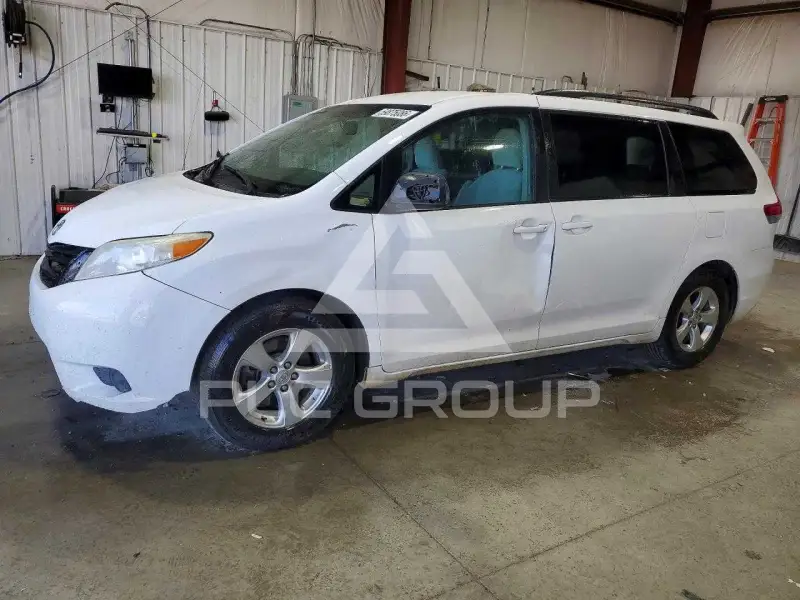 2014 Toyota SIENNA фото