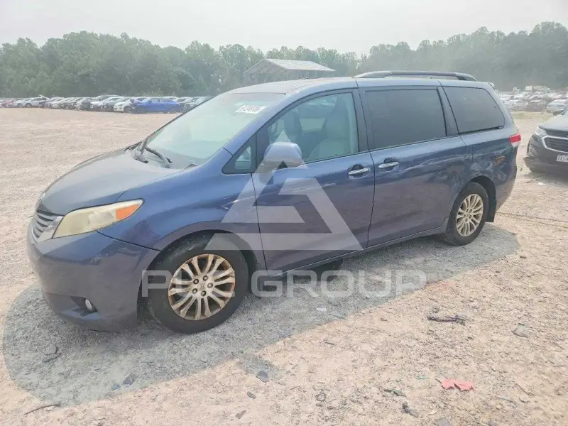 2014 Toyota SIENNA фото
