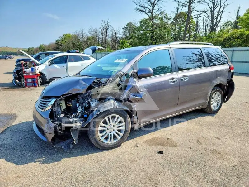 2014 Toyota SIENNA фото