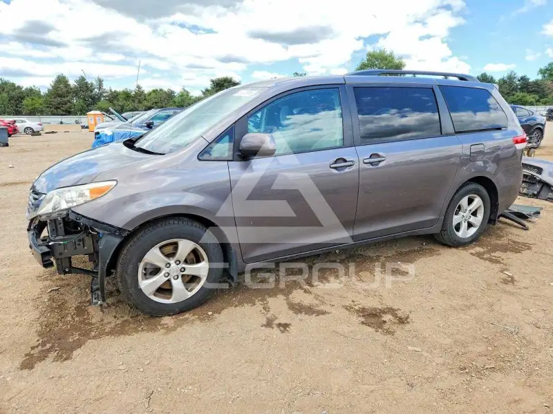 2014 Toyota SIENNA фото