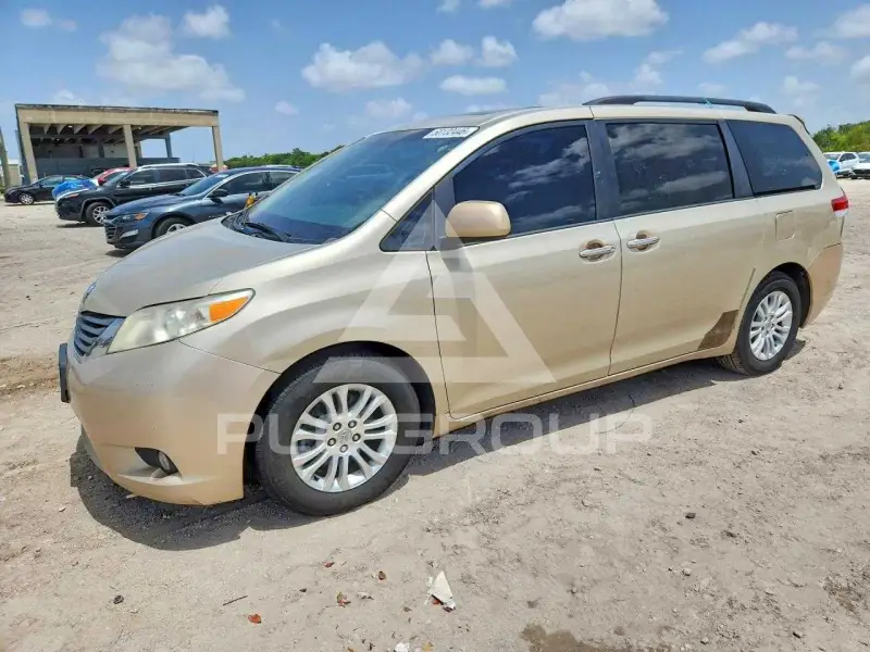 2014 Toyota SIENNA фото