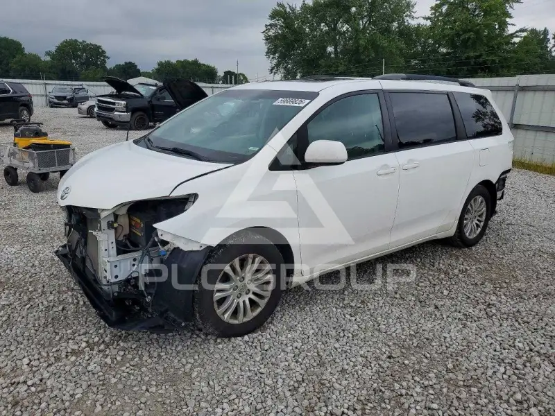 2014 Toyota SIENNA фото
