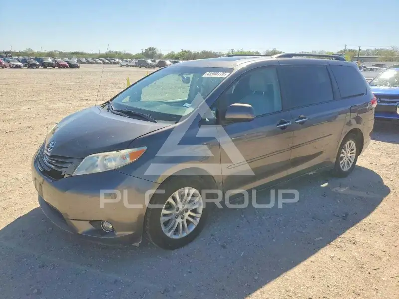 2014 Toyota SIENNA фото