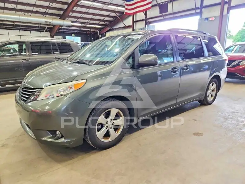 2014 Toyota SIENNA фото