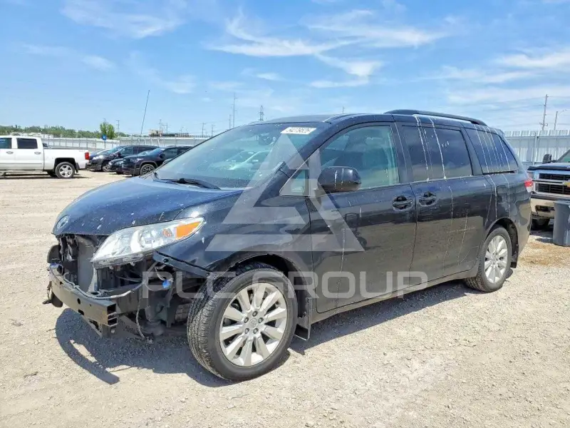 2014 Toyota SIENNA фото