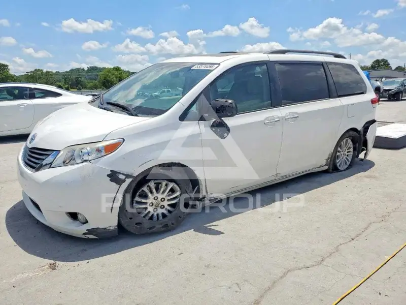 2014 Toyota SIENNA photo