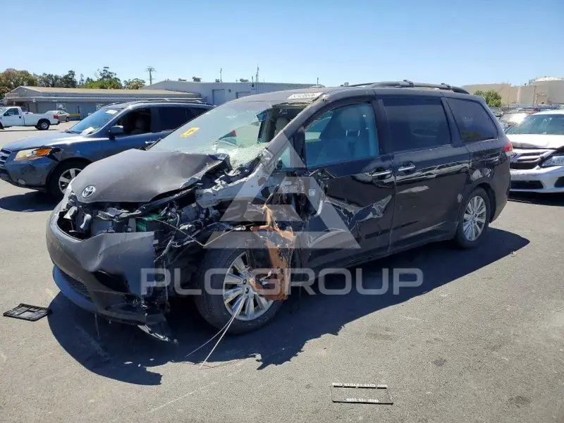 2014 Toyota SIENNA фото