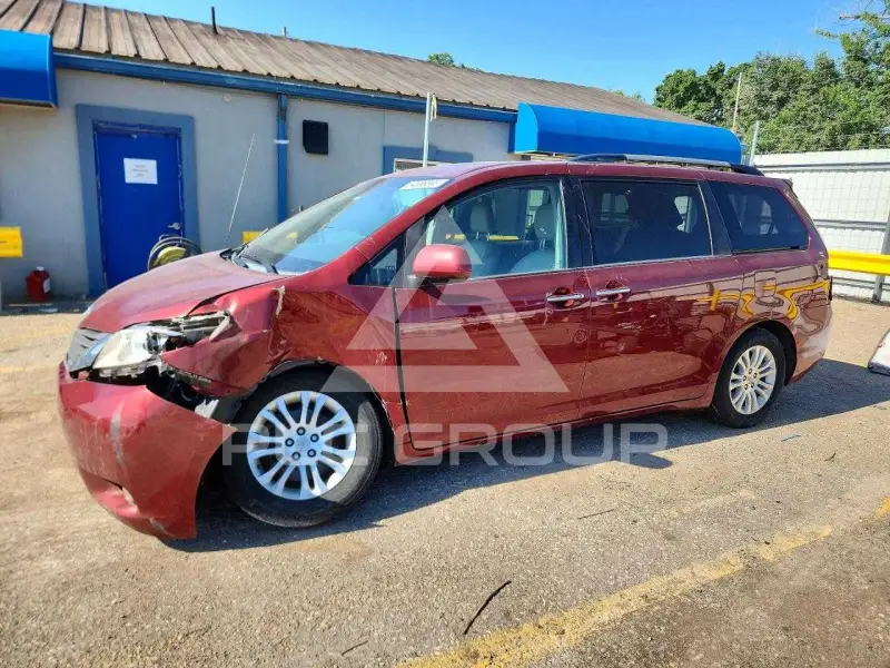 2014 Toyota SIENNA фото