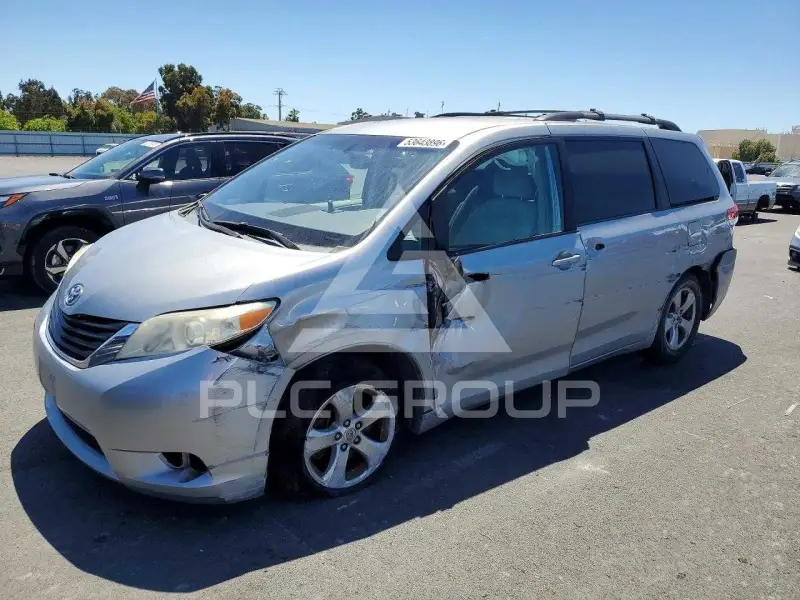 2014 Toyota SIENNA фото