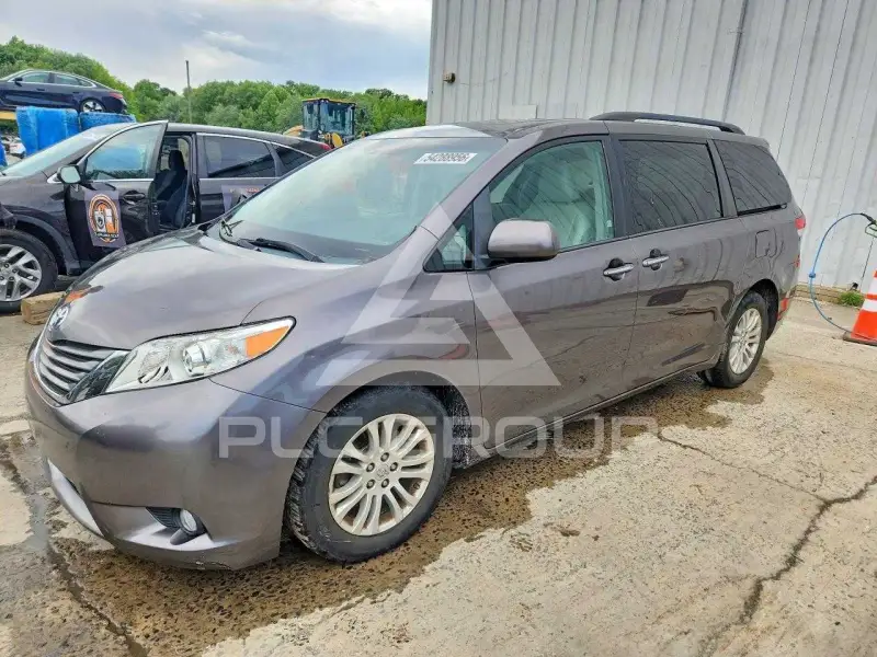 2014 Toyota SIENNA фото