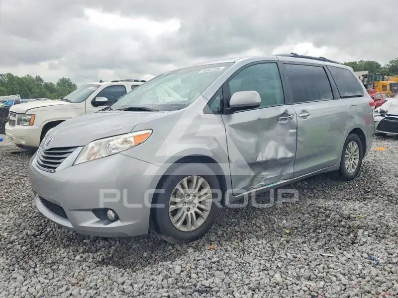 2014 Toyota SIENNA photo
