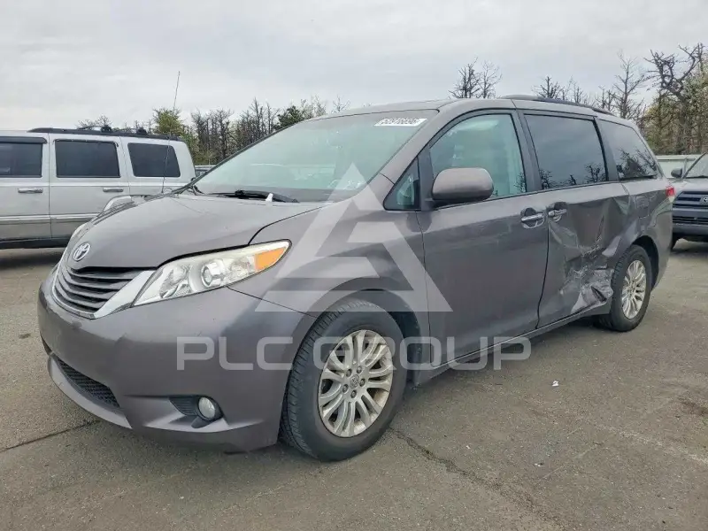 2014 Toyota SIENNA фото