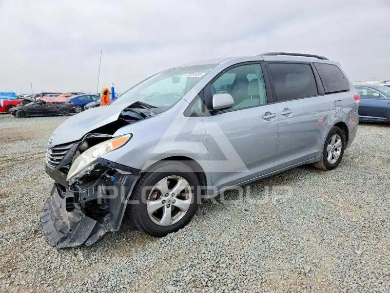 2014 Toyota SIENNA фото