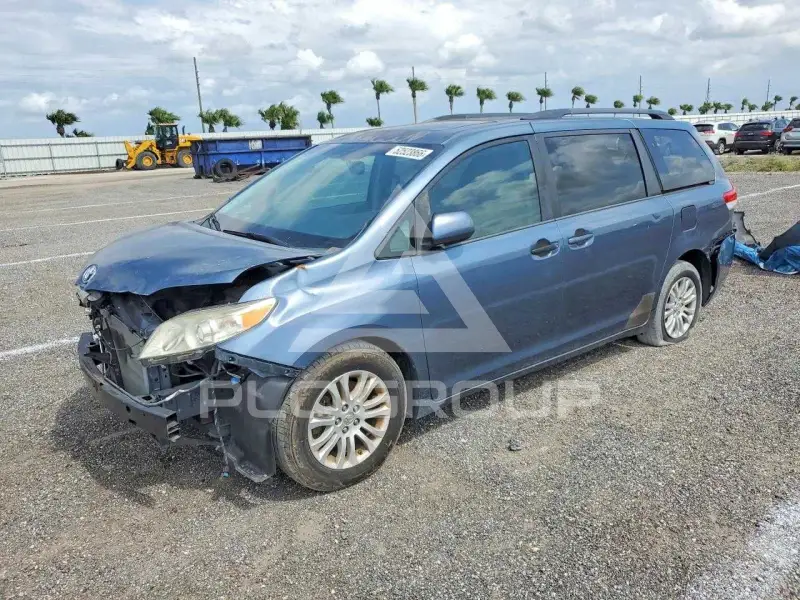 2014 Toyota SIENNA фото