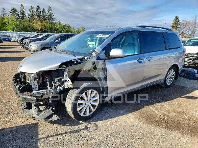 2014 Toyota SIENNA фото