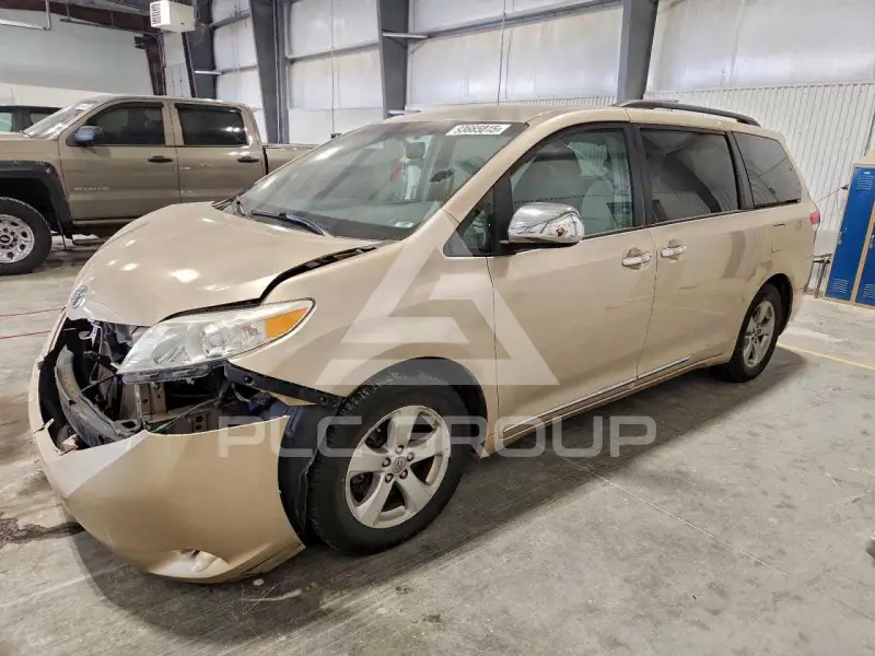 2014 Toyota SIENNA фото