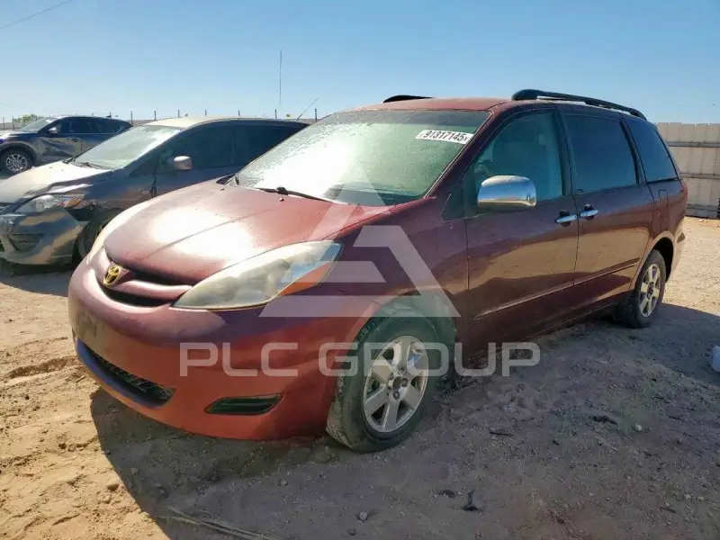 2014 Toyota SIENNA photo