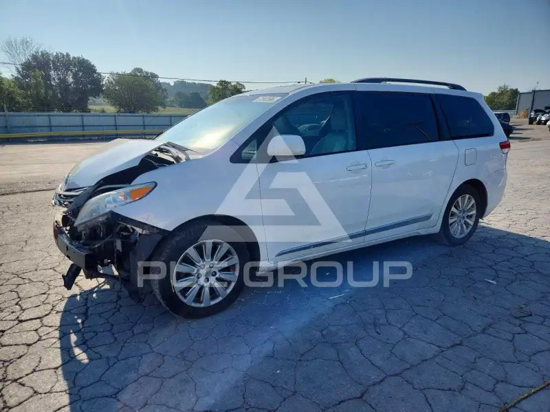 2014 Toyota SIENNA фото