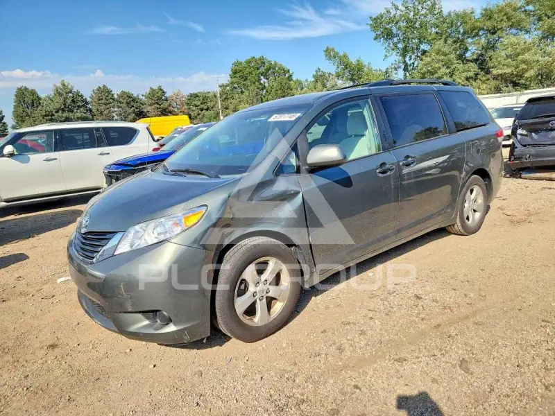 2014 Toyota SIENNA фото