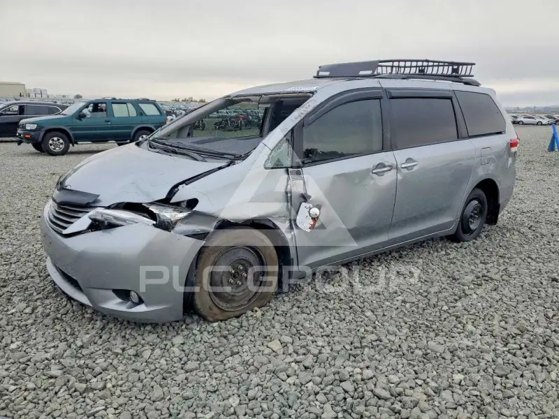 2014 Toyota SIENNA фото