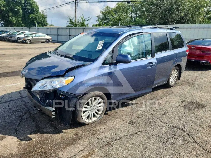 2014 Toyota SIENNA фото