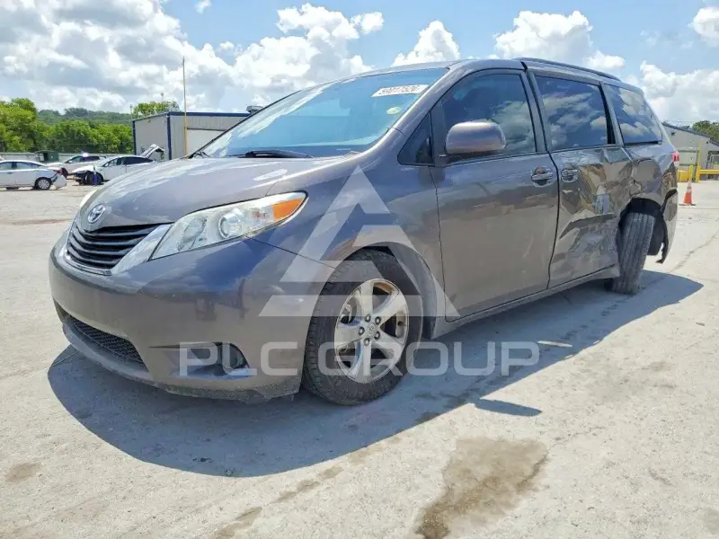 2014 Toyota SIENNA фото