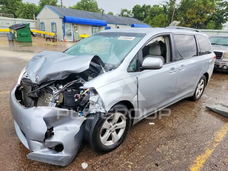 2014 Toyota SIENNA фото
