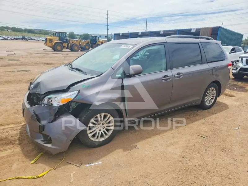 2014 Toyota SIENNA фото