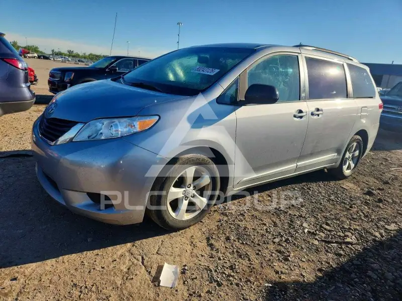2014 Toyota SIENNA фото